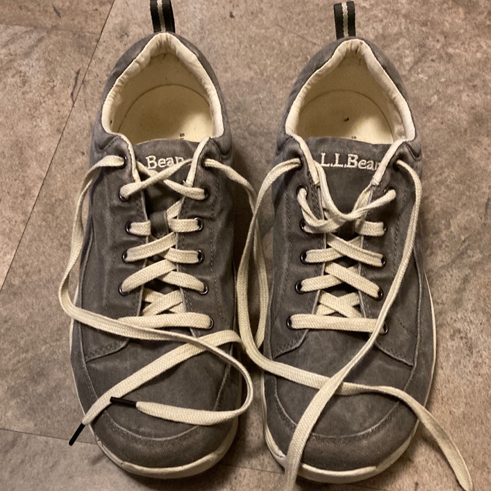 LL Bean sun washed lace up canvas sneakers